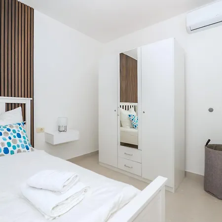 Filou * 마카르스카